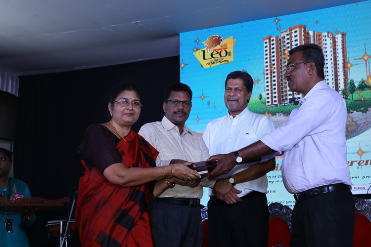 confident leo 3 - handing over 15